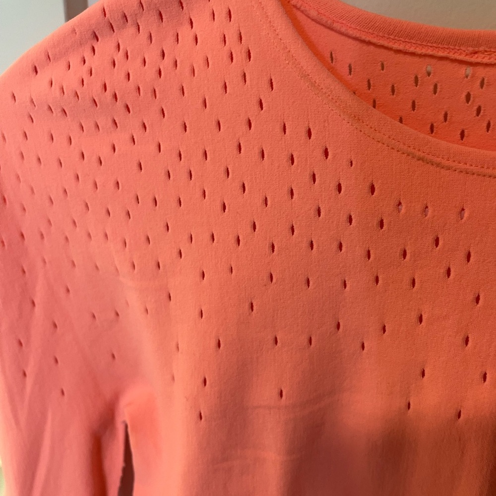 Never-worn Fabletics Top - Picture 3 of 3